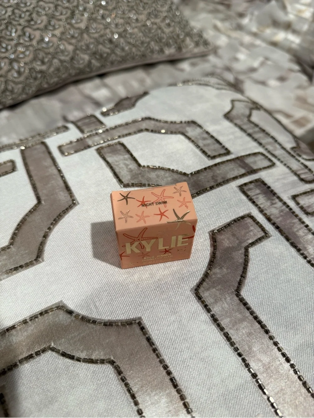 Kylie Jenner Shimmer Eye Glaze in Night Swim